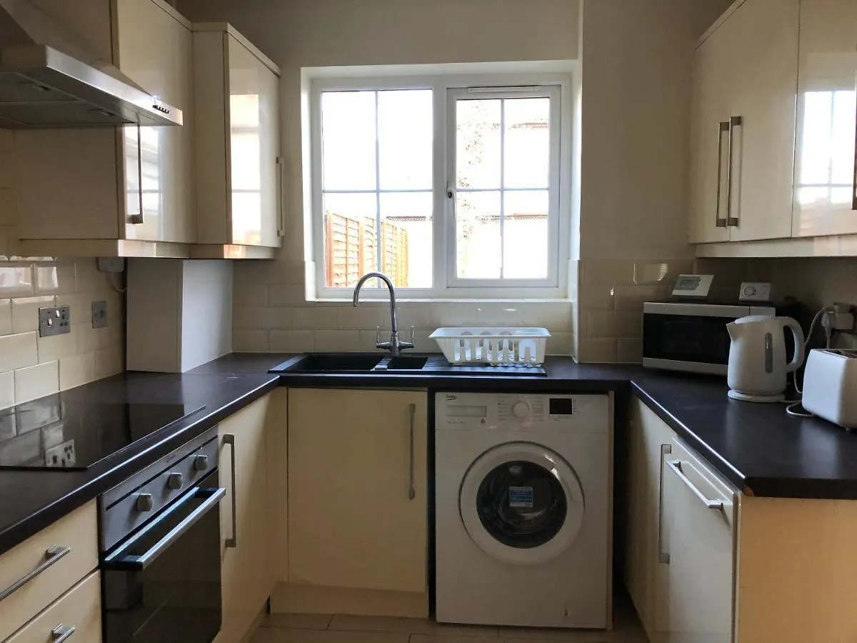 The Hollies Haven & Free Parking - Perfect London Long Stay Sidcup 0*,  United Kingdom
